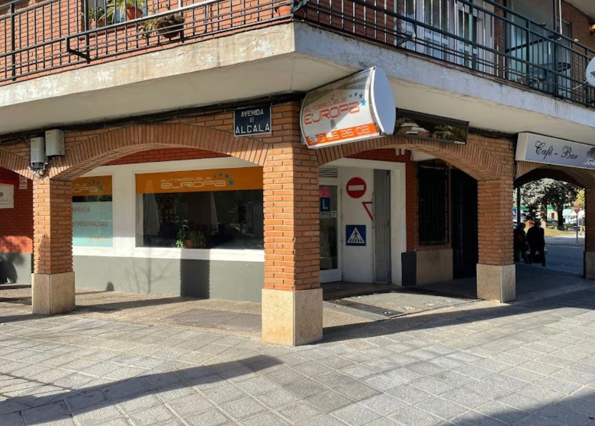 Coche de Autoescuela Europa